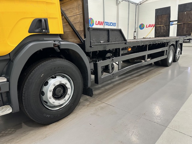 Scania 114 340 6×2 Rear Lift Day Cab Beavertail