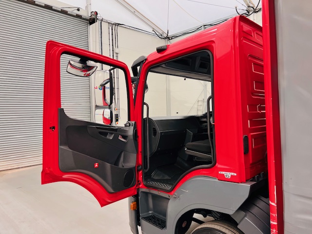 Mercedes Atego 816 Day Cab Curtainsider