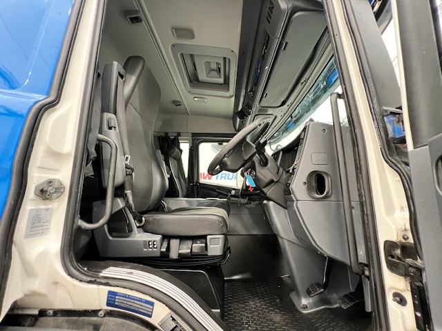 Scania P250 4×2 Sleeper Cab Fridge Box