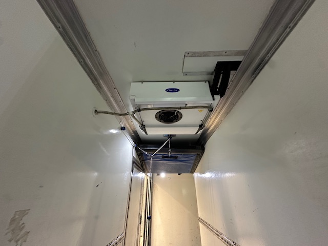 DAF CF 370 6×2 Sleeper Cab Fridge Box