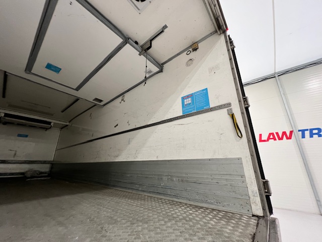 Mercedes Actros 1824 4×2 Sleeper Cab Fridge Box