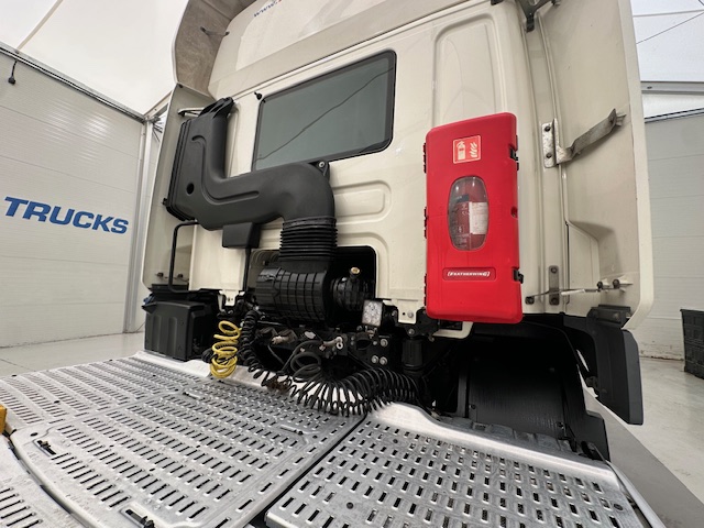 DAF CF 450 6×2 Space Cab Tractor Unit