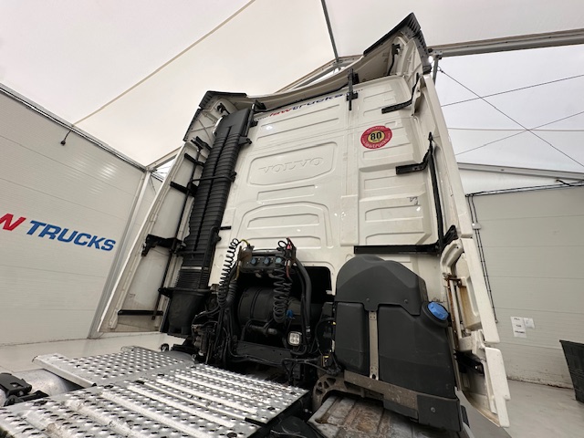 Volvo FH 500 6×2 Midlift Tractor Unit