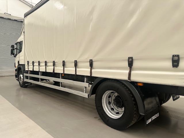 Scania P230 4×2 Sleeper Cab Curtainsider Manual