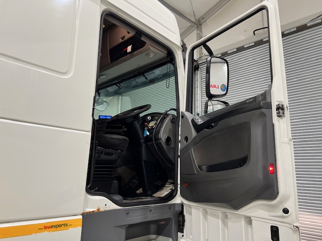 DAF XF 460 6×2 Space Cab Tractor Unit