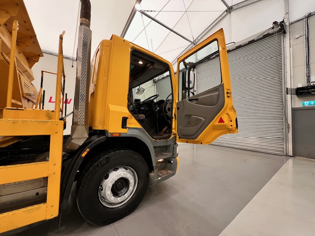 DAF CF75 310 6×4 Day Cab Gritter
