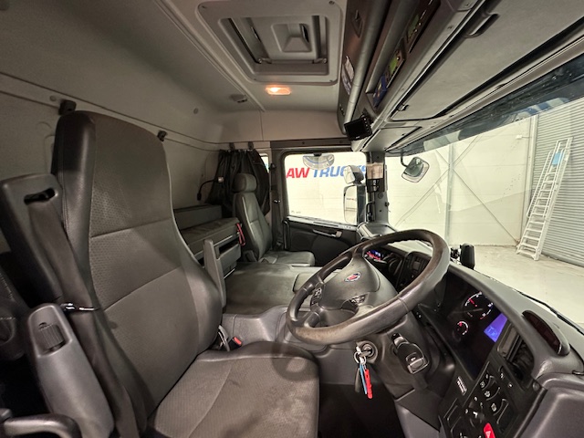 Scania P250 4×2 Sleeper Cab Fridge Box