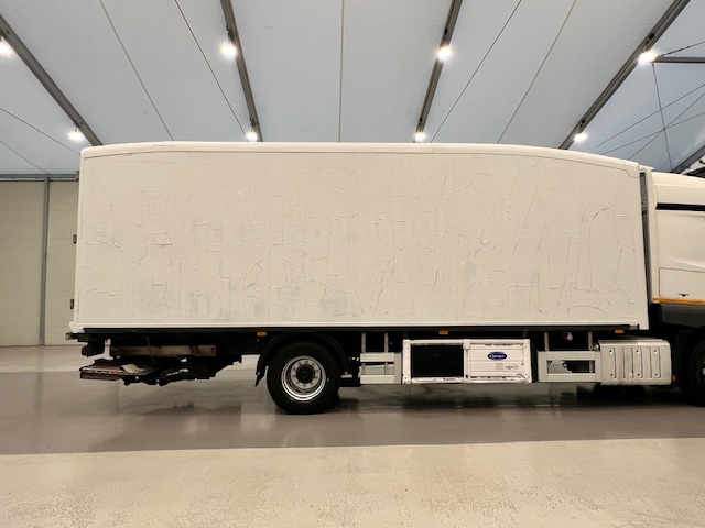 Mercedes Actros 1824 4×2 Sleeper Cab Fridge Box