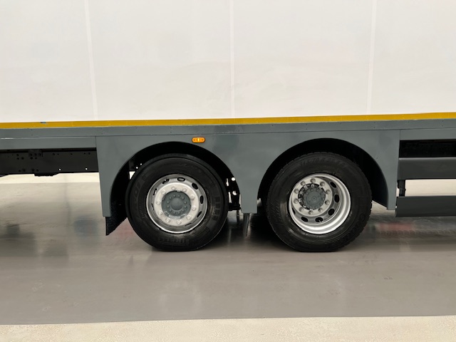 MAN TGS 26.320 6×2 Sleeper Cab Insulated Box Van