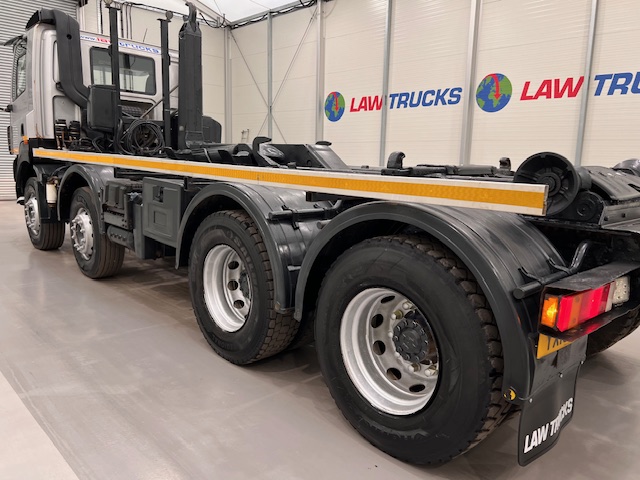 DAF CF85 410 8×4 Day Cab Hookloader Manual