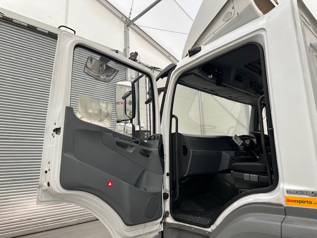 Mercedes Axor 1824 Day Cab Box Van