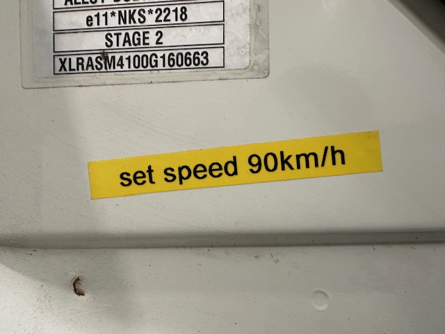 DAF CF 330 6×2 Rear Lift Sleeper Cab Curtainsider