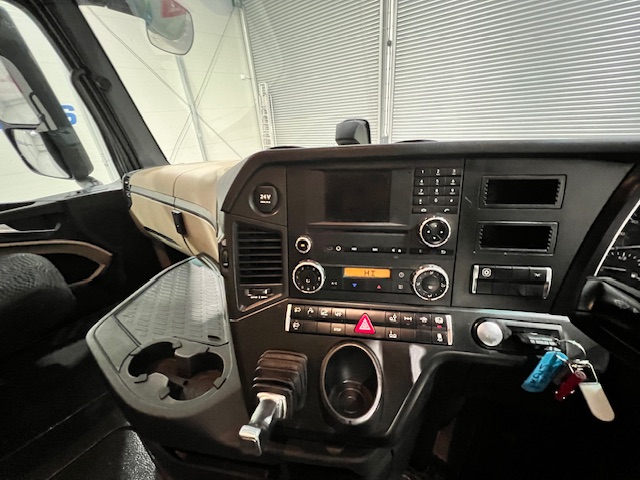 Mercedes Actros 2545 6×2 Midlift Tractor Unit