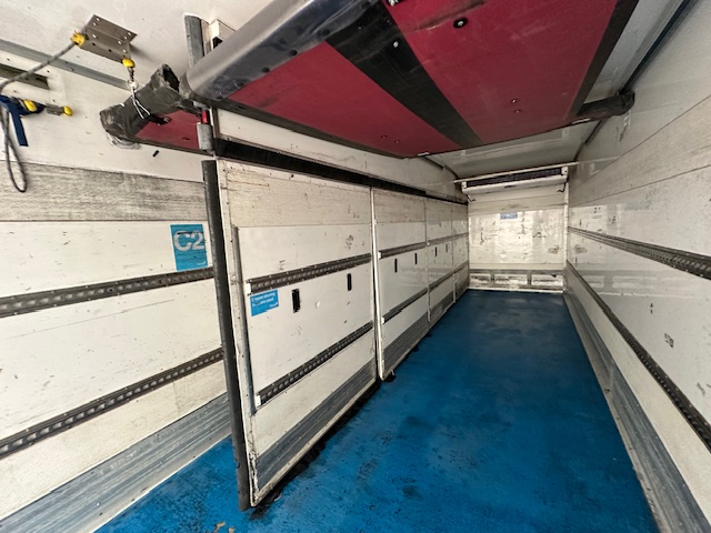 Mercedes Antos 2532 6×2 Rear Lift Day Cab Fridge Box