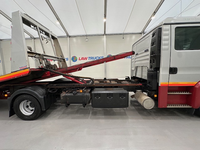 MAN TGL 12.220 Crew Cab Tilt and Slide