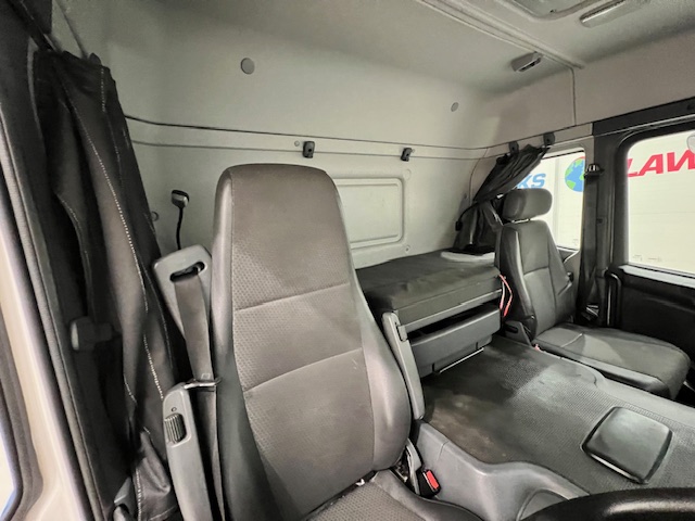 Scania P250 4×2 Sleeper Cab Fridge Box