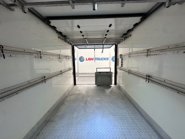 MAN TGS 26.360 6×2 Sleeper Cab Insulated Box Van