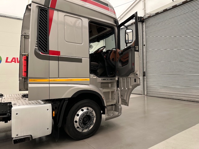 DAF XF 530 6×2 Midlift Tractor Unit