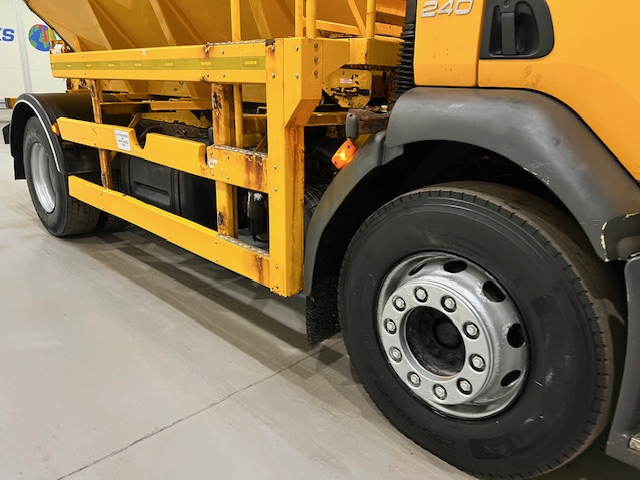 Volvo FE 240 4×2 Day Cab Gritter
