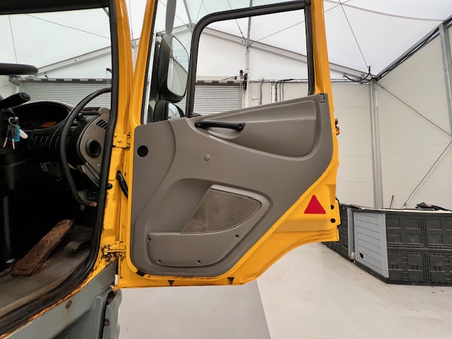DAF CF75 310 6×4 Day Cab Gritter