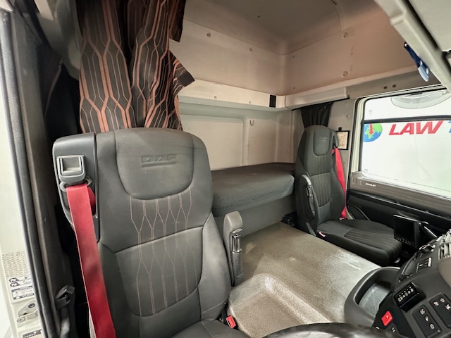 DAF CF 340 6×2 Sleeper Cab Rear Lift Dropside