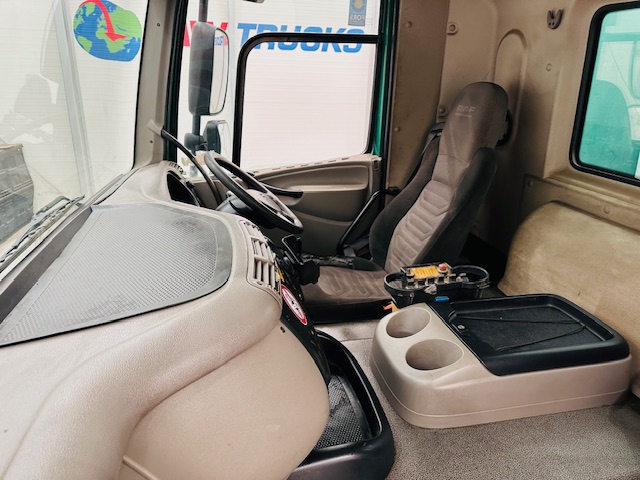 DAF CF75 310 Day Cab Dropside Brick Grab