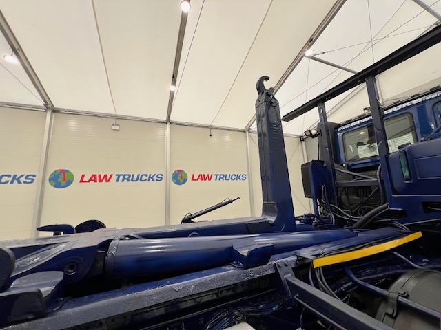 DAF CF85 360 8×4 Day Cab Hookloader