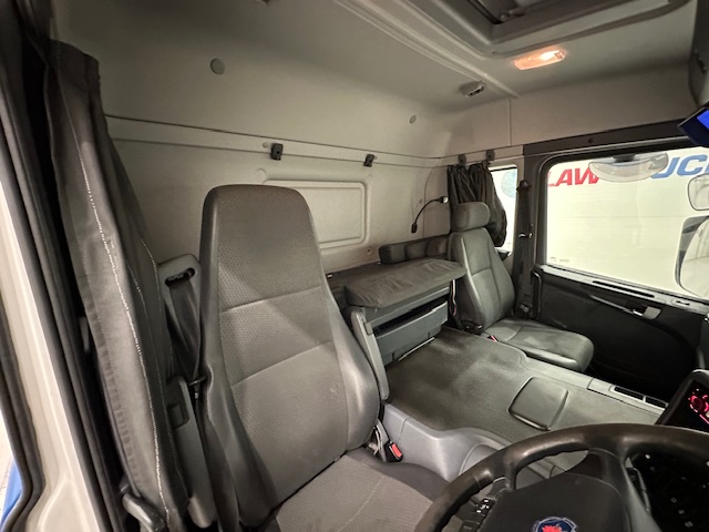 Scania P250 4×2 Sleeper Cab Fridge Box