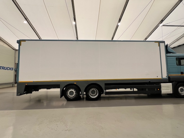 MAN TGS 26.320 6×2 Sleeper Cab Insulated Box Van