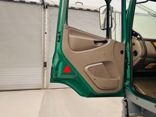 DAF CF75 310 Rear Lift Day Cab Dropside Brick Grab