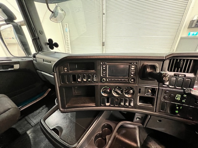 Scania R410 4×2 Sleeper Cab Tractor Unit