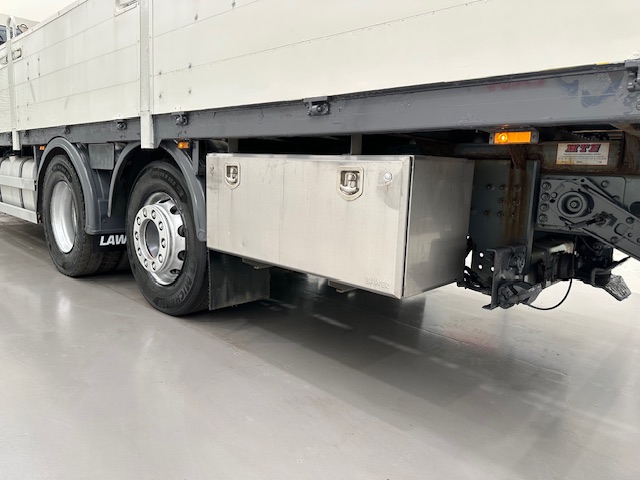 DAF CF 440 6×2 Sleeper Cab Dropside Drawbar Spec