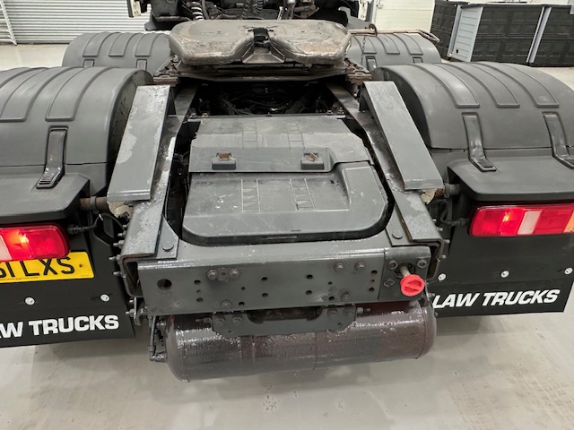 Volvo FM 450 6×2 Midlift Tractor Unit