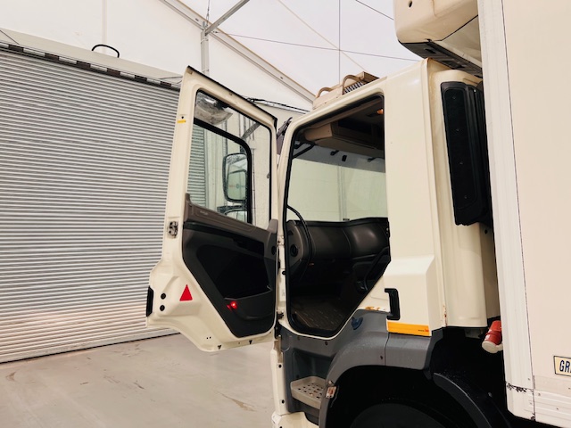 DAF CF 250 4×2 Day Cab Fridge Box