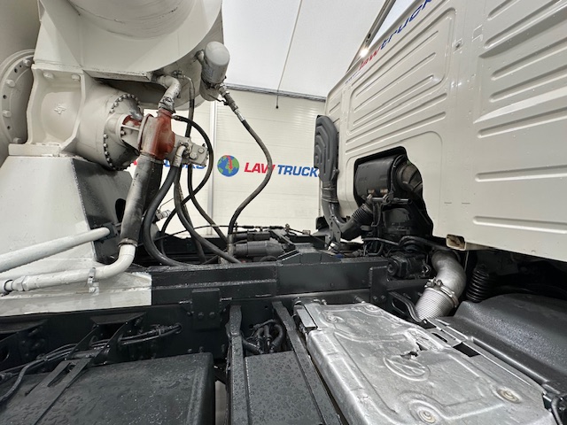 Volvo FM 330 6×4 Day Cab Cement Mixer