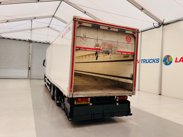 Iveco Stralis 310 AT Euro 6 6×2 Box Van