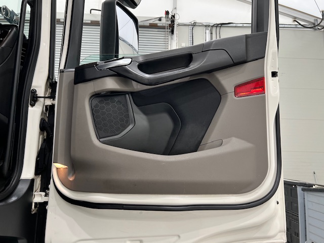 Scania R450 6×2 Midlift Highline Tractor Unit