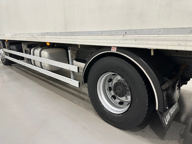 Mercedes Antos 1827 Day Cab Fridge Box