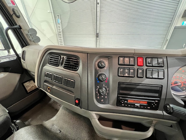 DAF LF 260 4×2 Rest Cab Tractor Unit