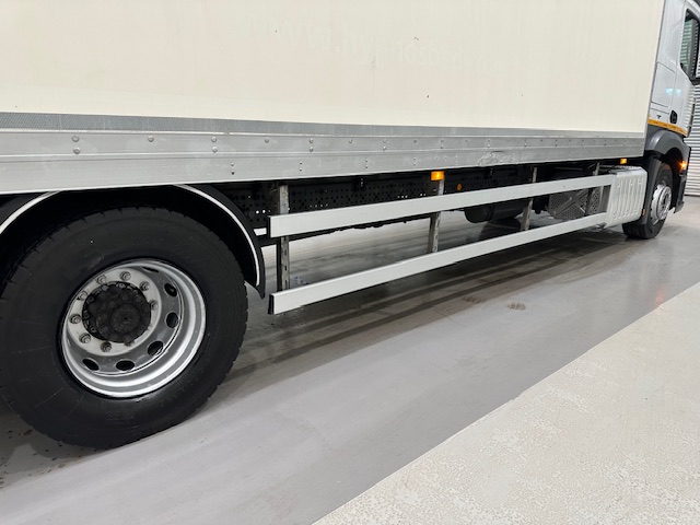 Mercedes Actros 1830 Sleeper Cab Box Van