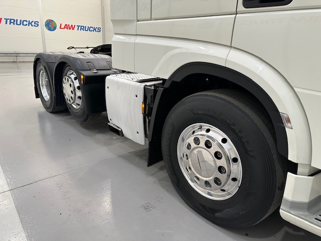 DAF XF 530 6×2 Midlift Tractor Unit