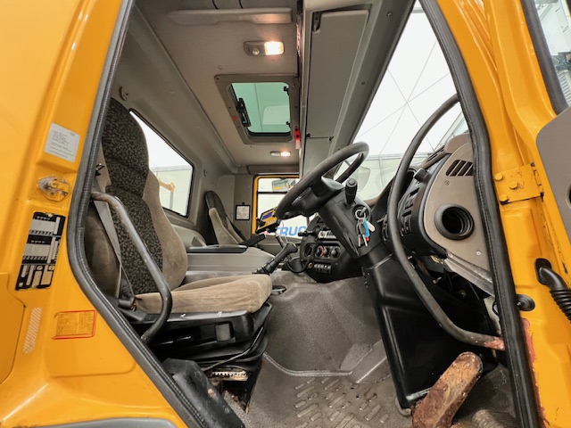 DAF CF75 310 6×4 Day Cab Gritter