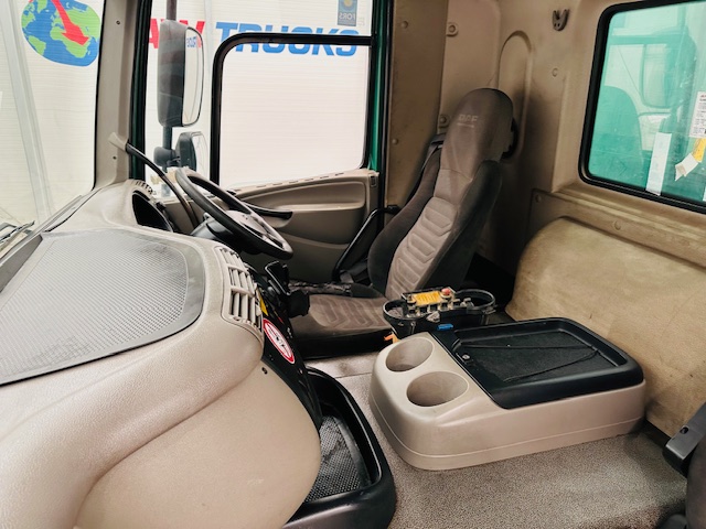 DAF CF75 310 Day Cab Dropside Brick Grab