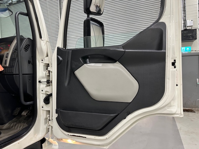Volvo FL 240 4×2 Day Cab Box Van