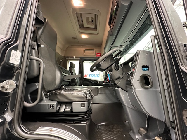 Scania P280 4×2 Sleeper Cab Box Van