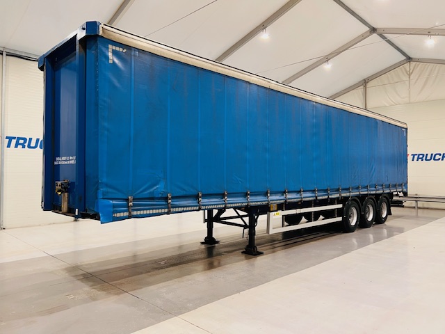 SDC Tri Axle Curtainsider Trailer