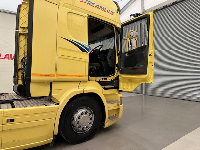 Scania R450 6×2 Midlift Topline Tractor Unit