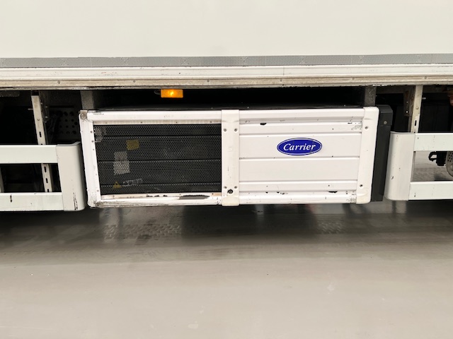 Mercedes Actros 1824 4×2 Sleeper Cab Fridge Box