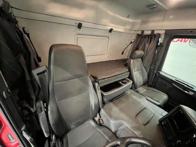 Scania P230 4×2 Sleeper Cab Curtainsider
