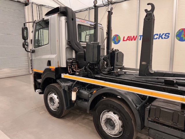 DAF CF85 410 8×4 Day Cab Hookloader Manual